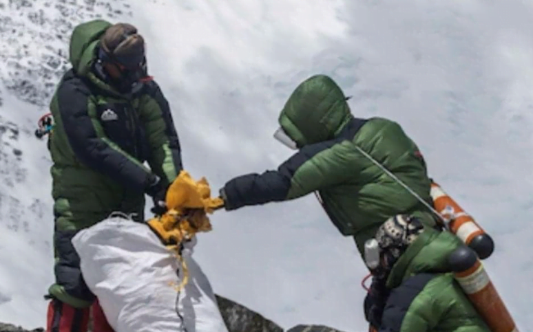 mount everest clean up